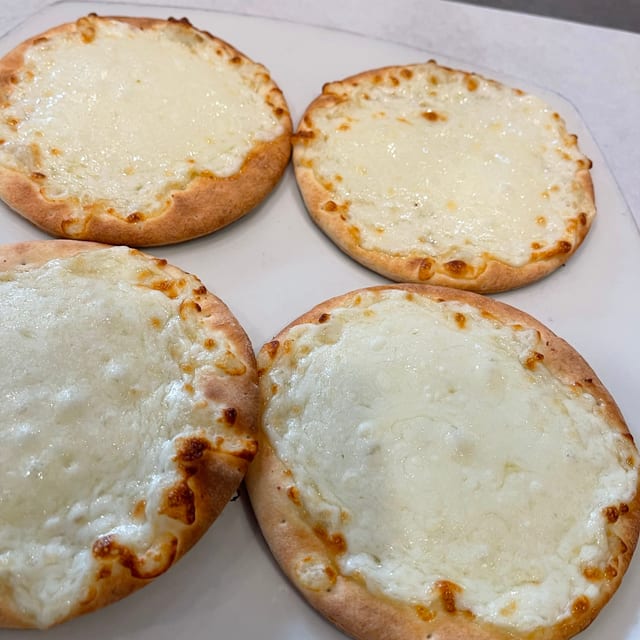 Cheesy Pizza.