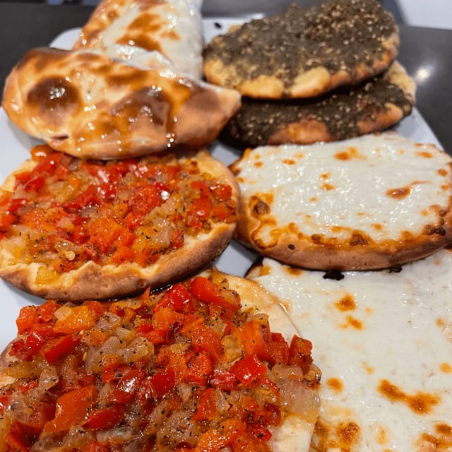 Veggie Pastry Combo Platter (V).